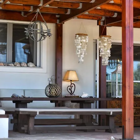 Luxurious By The Sea Vila