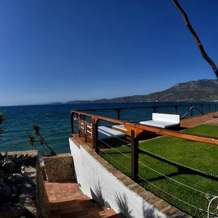 Luxurious By The Sea Vila