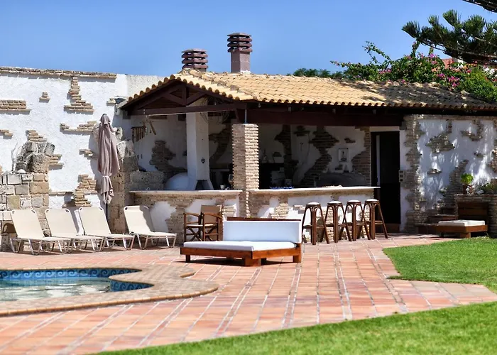 Luxurious By The Sea Villa