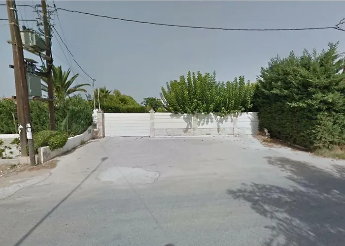 Villa Luxurious By The Sea *