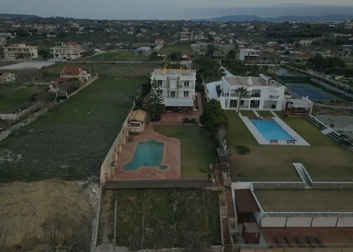 Villa Luxurious By The Sea *